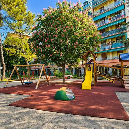 Liguria Centro Mare Appartamento *